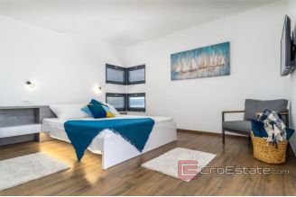 016 2016 468 Omis modern villa with pool for sale