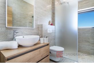 016 2016 468 Omis modern villa with pool for sale