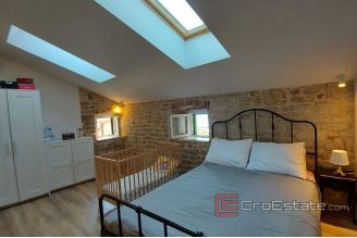 015 2030 03 Sibenik duplex apartment for tourist purposes for sale