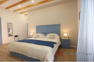 015 2030 03 Sibenik duplex apartment for tourist purposes for sale