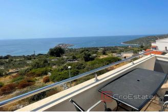 012 2031 04 near rogoznica house with sea view for sale