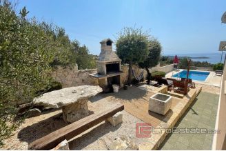 012 2031 04 near rogoznica house with sea view for sale