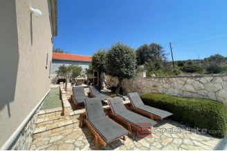 012 2031 04 near rogoznica house with sea view for sale