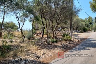 0005 2011 94 Ciovo building land with sea view for sale