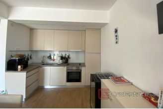 019 2034 03 island brac house with pool and sea view for sale