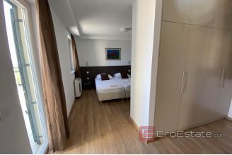 019 2034 03 island brac house with pool and sea view for sale