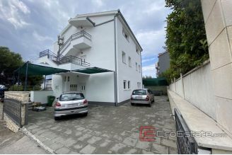0017 2034 05 Ciovo spacious house with sea view for sale