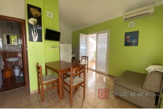 0017 2034 05 Ciovo spacious house with sea view for sale