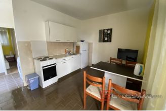 0017 2034 05 Ciovo spacious house with sea view for sale