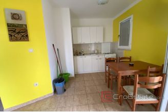 0017 2034 05 Ciovo spacious house with sea view for sale
