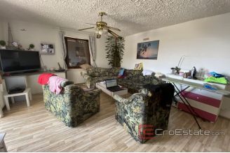 0018 2034 06 Ciovo house with pool and sea view for sale