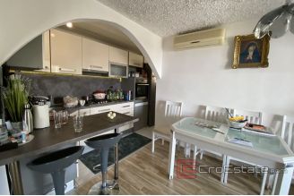 0018 2034 06 Ciovo house with pool and sea view for sale