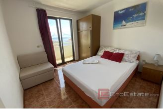 0018 2034 06 Ciovo house with pool and sea view for sale