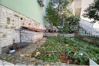 0018 2034 06 Ciovo house with pool and sea view for sale