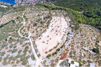 019 2011 95 Brac land house sea view for sale