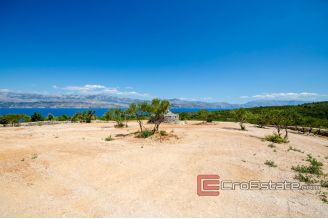 019 2011 95 Brac land house sea view for sale