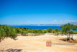 019 2011 95 Brac land house sea view for sale