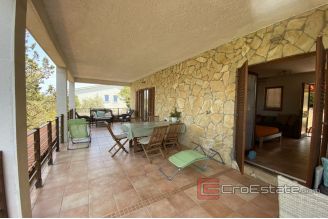 0014 2034 07 Brac house first row to the sea for sale