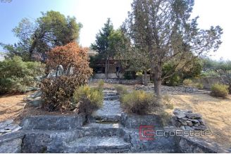 0014 2034 07 Brac house first row to the sea for sale