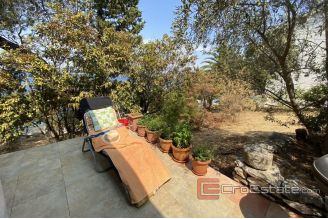 0014 2034 07 Brac house first row to the sea for sale