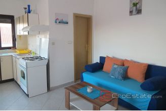 011 2030 04 Ciovo apartment house with sea view for sale