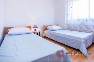 011 2030 04 Ciovo apartment house with sea view for sale