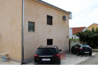 011 2030 04 Ciovo apartment house with sea view for sale