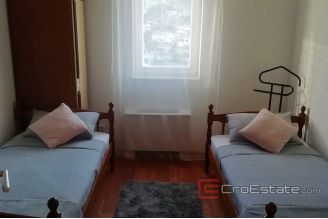 0009 2033 07 Solta duplex apartment with sea view for sale