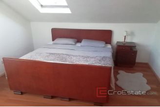0009 2033 07 Solta duplex apartment with sea view for sale