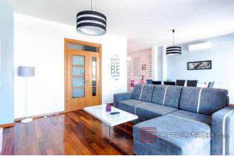 0013 2018 164 Split Znjan two bedroom apartment with terrace for rent