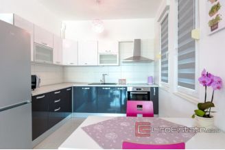 0013 2018 164 Split Znjan two bedroom apartment with terrace for rent