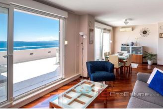 0011 2018 165 Split Znjan penthouse with terrace for rent