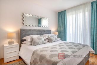 0011 2018 165 Split Znjan penthouse with terrace for rent