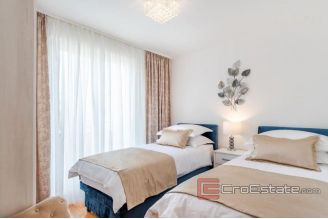 0011 2018 165 Split Znjan penthouse with terrace for rent