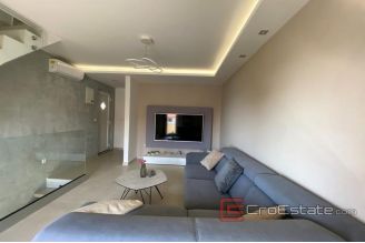 016 2034 13 island ciovo house with swimming pool for sale