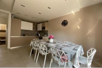 016 2034 13 island ciovo house with swimming pool for sale