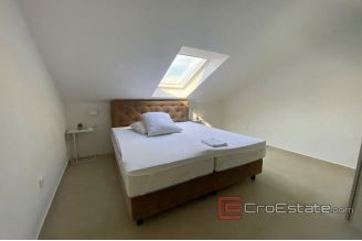 016 2034 13 island ciovo house with swimming pool for sale