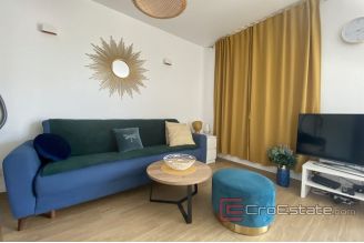 0008 2034 12 Znjan two bedrom apartment with sea view for rent