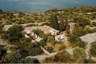 0006 5037 30 Sibenik large land with a ruin for sale