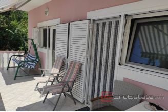 0012 2114 04 Zadar apartment house with sea view for sale