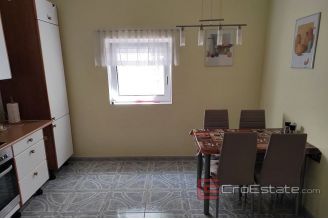 0012 2114 04 Zadar apartment house with sea view for sale