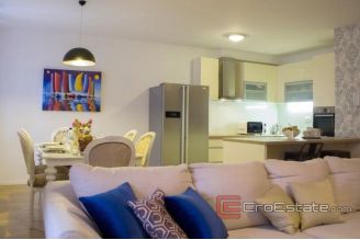0010 2018 167 Split Bacvice two apartment in new building with pool for rent