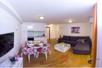 0010 2018 167 Split Bacvice two apartment in new building with pool for rent