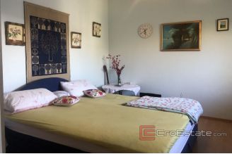 0010 2033 10 Ciovo apartment house with sea view for sale