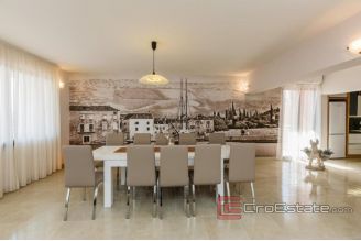 019 2033 09 Kastela house with sea view for sale