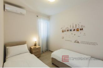 019 2033 09 Kastela house with sea view for sale