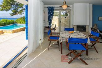 014 2029 13 seafront house with pool for sale