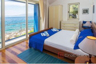 014 2029 13 seafront house with pool for sale