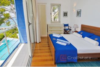 014 2029 13 seafront house with pool for sale