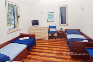 014 2029 13 seafront house with pool for sale